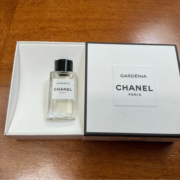 Chanel Gardenia NWT - Picture 1 of 2